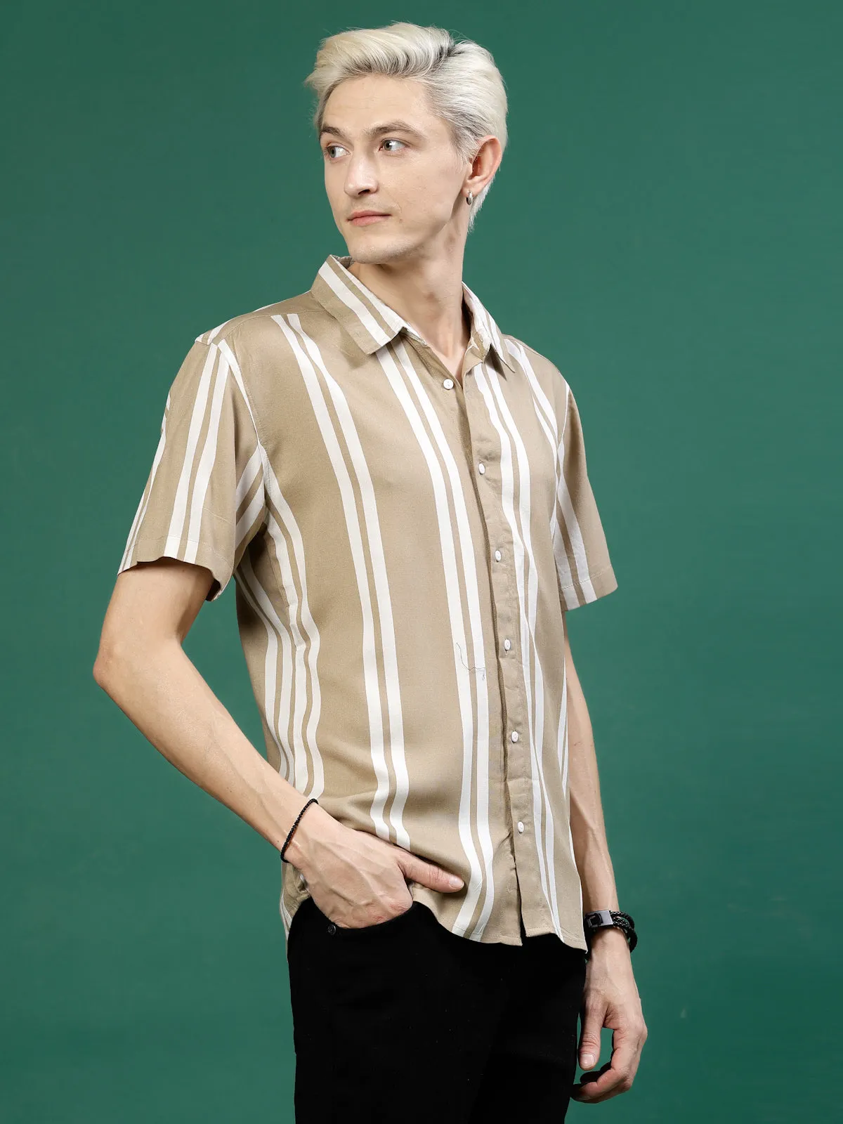 Men's Cut Away Collar Striped Shirt